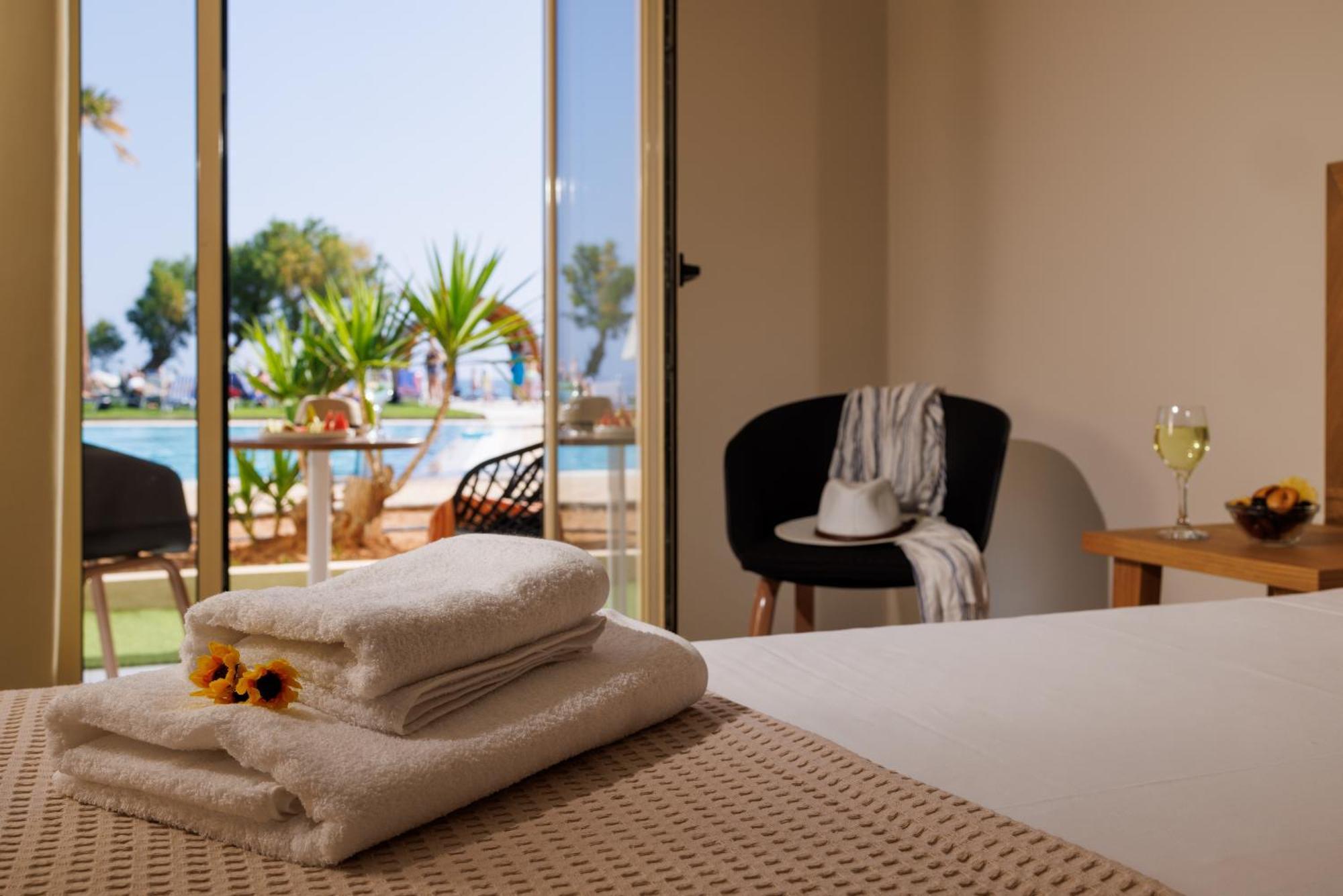 Malia Bay Beach Hotel & Bungalows Eksteriør bilde